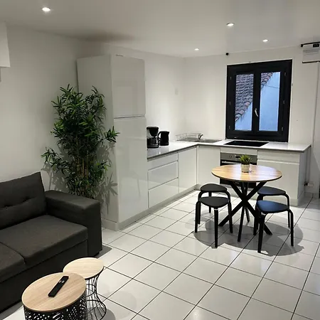 Cosy Avec Balcon Pont-du-Chateau